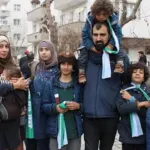 Cumhurbaşkanını görmek için 6 çocuğuyla Fransa’dan geldi
