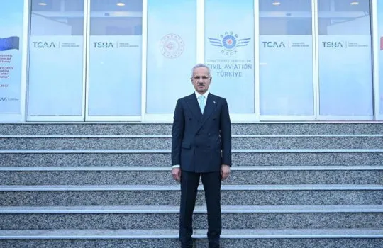 Bakan Uraloğlu'ndan 12 yeni iç hat müjdesi