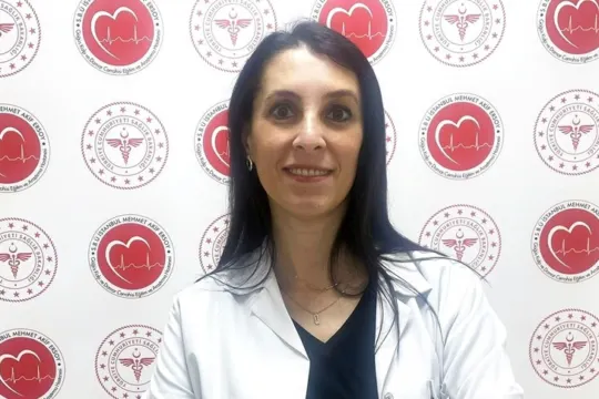Sağlıksız beslenme, madde ve sigara kullanımı gençlerde kalp krizini tetikliyor