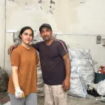 Sokaklardan kağıt toplayarak 3 çocuğunu okuttu: En büyük gururu kızının birinciliği