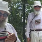 Sait dede teknolojiyi reddetti! Ne televizyonu var ne de telefonu: Tek dostunu yanından ayırmıyor