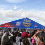 Türk Yıldızları'nın nefes kesen gösterisi TEKNOFEST Güneydoğu'da