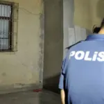 Adana'da müstakil evin kapısına el yapımı patlayıcı atıldı