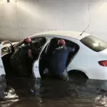 Adana'da sağanak, su baskınlarına neden oldu