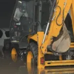 Adana'da sokaklar göle döndü! Otomobil suya gömüldü