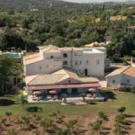 Algarve’deki 19. yüzyıl çiftlik evi, sağlıklı yaşam inziva merkezine dönüşüyor