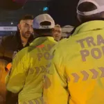 Alkollü sürücü polise 'teşkilat mısınız?' diye sorup zorla kelepçelenmek istedi