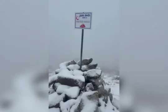 Ankara'da mevsimin ilk karı Işık Dağı'na yağdı
