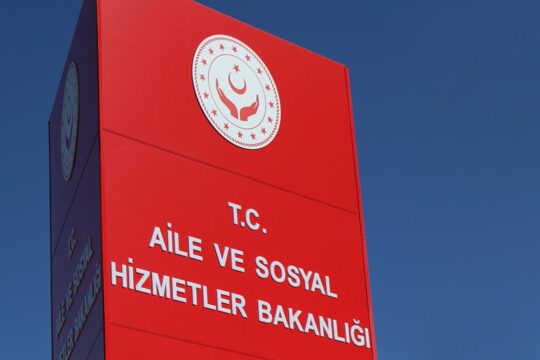 Antalya’da planlanan çocuk güzellik yarışması hakkında suç duyurusu