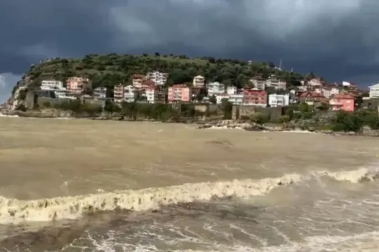 Bartın Amasra'da hava sıcaklığı saatler içinde 4 derece arttı