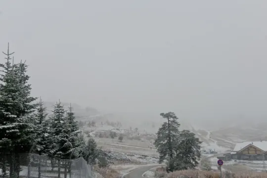 Bolu'nun yüksek kesimlerine kar yağdı