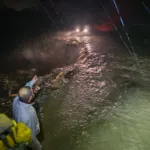 Bursa'da taşan dere nedeniyle yol ulaşıma kapandı