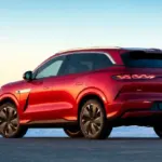 BYD'den yedi kişilik elektrikli SUV. 5 dakikada yüzde 70 şarj