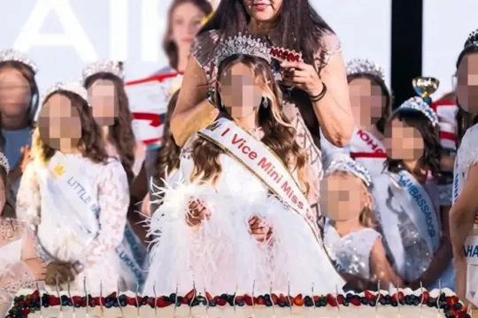 Çocuk güzellik yarışması hakkında suç duyurusu