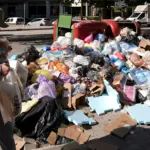Çöp dağları oluştu! CHP'li belediyeye tepki: Ayıptır günahtır
