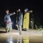 Dereye düşen cipin sürücüsü kurtuldu, kayıp 2 kişi aranıyor