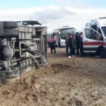 Erzurum'dan Ankara'ya gidiyordu: Cezaevi nakil aracı devrildi