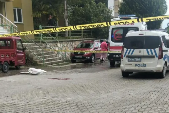Eski komşusunu tabancayla öldürdü