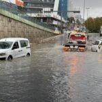 İstanbul'da sağanak hayatı olumsuz etkiledi