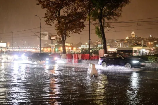 İstanbul'daki sağanağı 3 meteorolojik faktör tetikledi