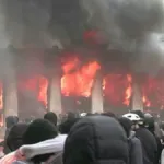 Lyon'da 'hayat pahalılığı' protestolarında turizm ofisi ateşe verildi