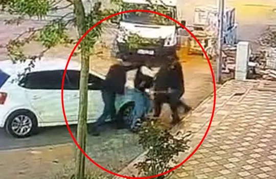 Mardin’de ‘kira’ cinayeti kamerada! Duruşmada amcasını öldürdüğünü kabul etti: Kaç bıçak darbesi vurduğumu hatırlamıyorum