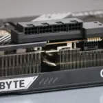 RTX 5090’ın Eriyen Güç Soketine Çözüm: 4 Adet 8 Pinli Bağlantı!
