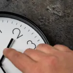 Saatlere saniye ekleme dönemi bitiyor: Yeni sınır bir saat