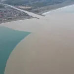 Sağanak sonrası Sakarya'da denizin rengi değişti