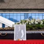 Şarkıcı Alpay son yolculuğuna uğurlandı