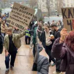 Savaşın gölgesinde Ukrayna'da istifa protestosu: Halk sokaklara çıktı