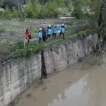 Sel faciasında kaybolan 3 kişi aranıyor