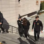 Sevgilisini öldürdüğü iddiasıyla gözaltına alınan kadın adliyede