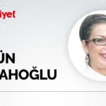 Şeytan MAGA giyer