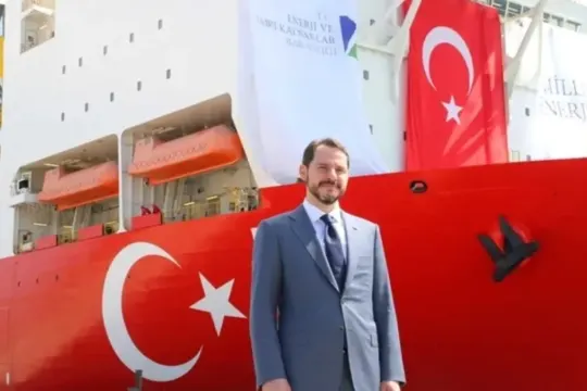 SON DAKİKA… Berat Albayrak’ın vizyonu Türkiye’ye çağ atlattı! Milli enerjide tarihi gün: Osman Gazi Karadeniz’e uğurlandı