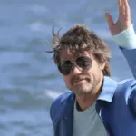 Soyadını atmak yetmemiş başka bir darbe daha vurmuşlar... Kalbindeki hançerle çocuklarının peşinde... Babaya düşmanlığın bu kadarı!