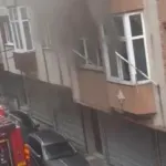 Sultangazi'de yangında mahsur kalanları itfaiye kurtardı