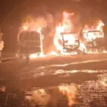 Tek kamyondan başladı kısa sürede yayıldı! Kum ocağında park halindeki 3 kamyon tamamen yandı