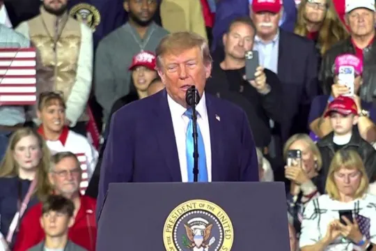 Trump: “İran'da biraz daha kalabiliriz”