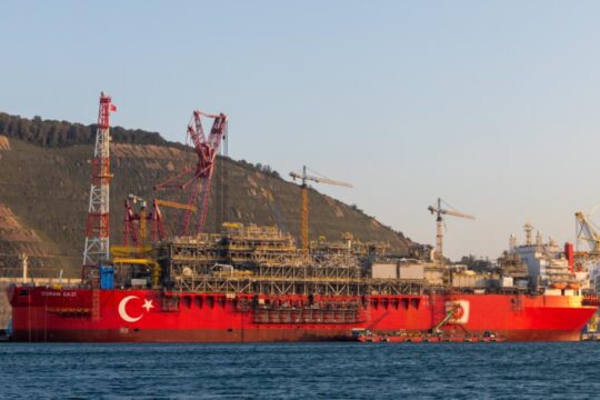Türkiye’nin ilk yüzer üretim platformu Mavi Vatan’a açılıyor