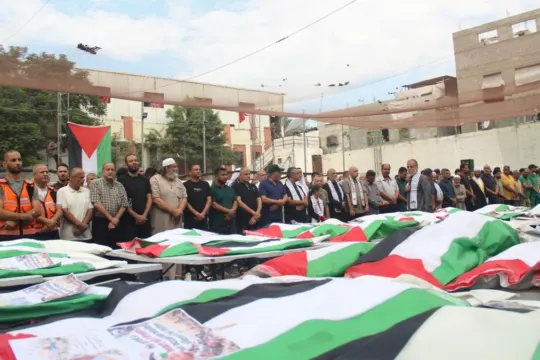 Üç yıldır enkaz altındaydılar! 75 Filistinlinin naaşı gözyaşlarıyla toprağa verildi