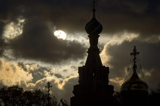 Ukrayna'dan St. Petersburg’a büyük İHA saldırısı: Petrol terminali alev aldı